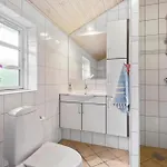 Feriehus 2 Bedroom Cozy In Hovborg