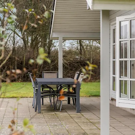 2 Bedroom Cozy In * Hovborg