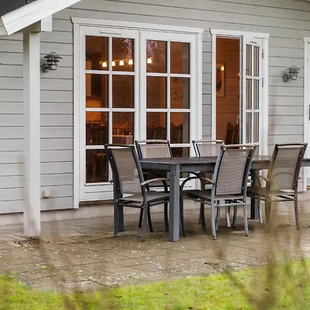 2 Bedroom Cozy In Hovborg