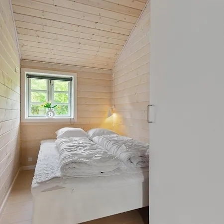 Feriehus 2 Bedroom Cozy In Hovborg