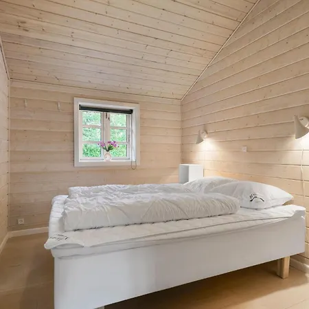 Feriehus 2 Bedroom Cozy In