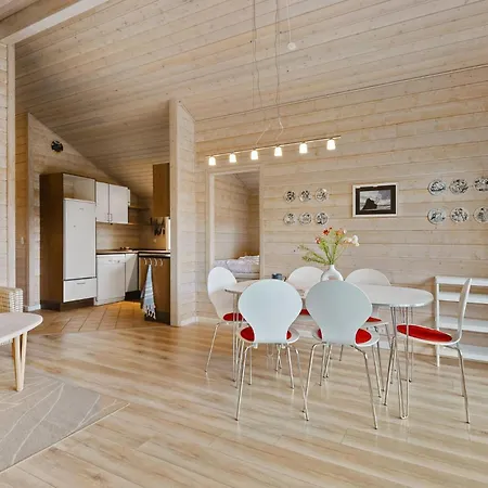 Nyaraló 2 Bedroom Cozy In *