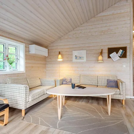 2 Bedroom Cozy In * Hovborg